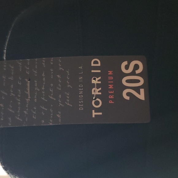 Torrid premium sky high skinny jeans size 20s...nwt..black - Picture 3 of 4